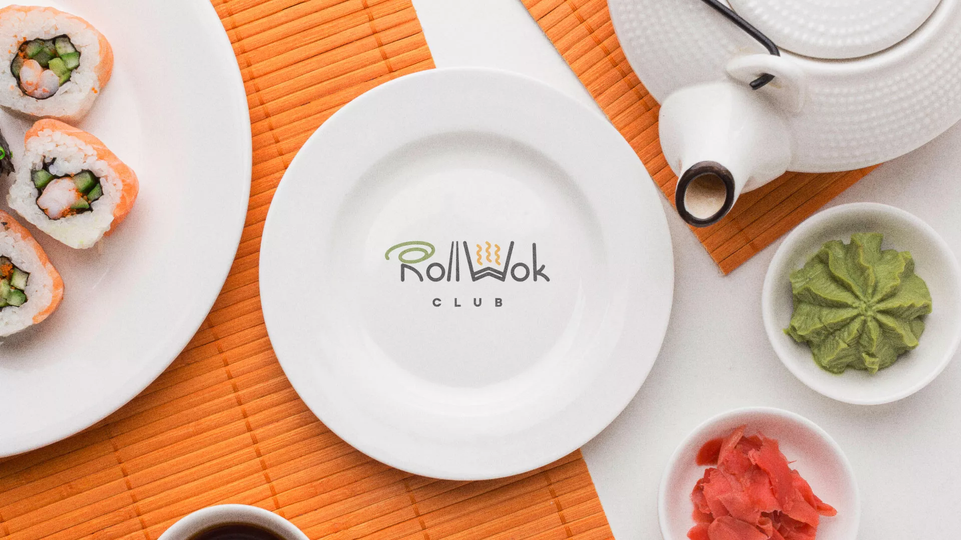 Разработка логотипа и фирменного стиля суши-бара «Roll Wok Club» в Белогорске